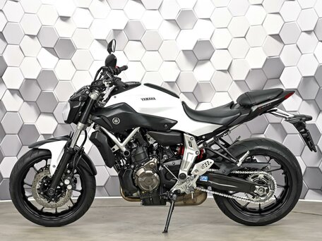 2014 Yamaha MT-07 (FZ-07), белый, 725000 рублей, вид 4