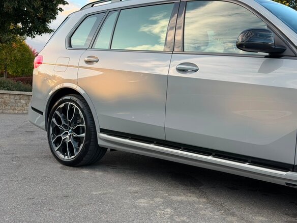 2022 BMW X7 40i I (G07), белый, 9099000 рублей - вид 7