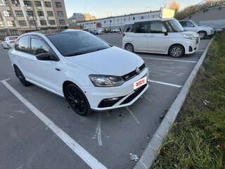 2017 Volkswagen Polo V Рестайлинг, белый, 1300000 рублей, вид 2