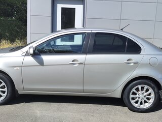 2013 Mitsubishi Lancer X Рестайлинг, серебристый, 900000 рублей, вид 3