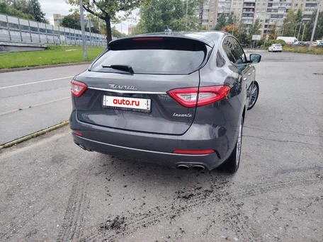 2017 Maserati Levante I, зелёный, 3500000 рублей, вид 5