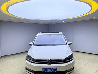 2022 Volkswagen Touran L II, белый, 1673069 рублей, вид 2
