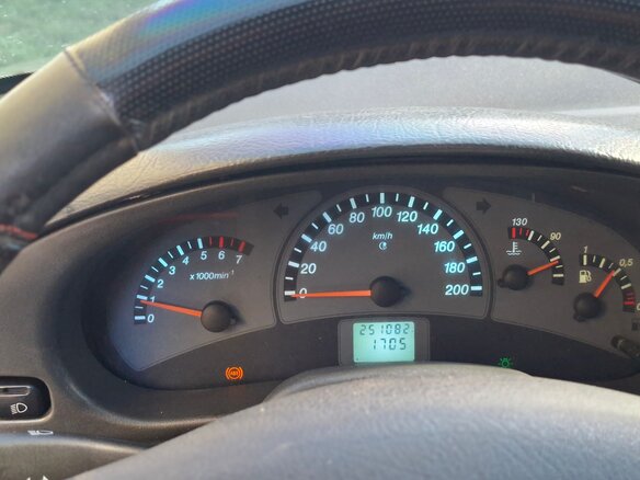 2006 Lada (ВАЗ) 2112, бежевый, 130000 рублей - вид 6