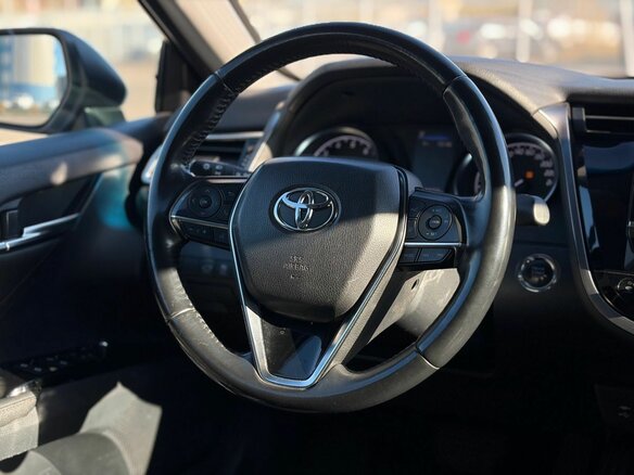 2021 Toyota Camry VIII (XV70), белый, 2790000 рублей - вид 12