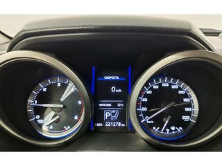 2014 Toyota Land Cruiser Prado 150 Series Рестайлинг 1, белый, 3149000 рублей, вид 3