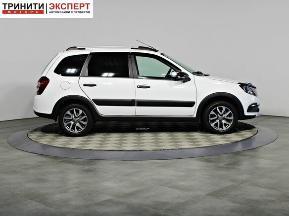 2023 Lada (ВАЗ) Granta Cross I Рестайлинг, белый, 894000 рублей - вид 3