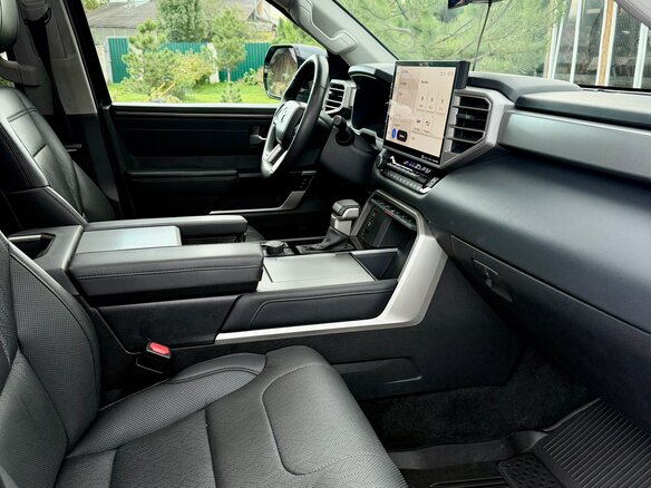2023 Toyota Sequoia III, серый, 8950000 рублей - вид 7