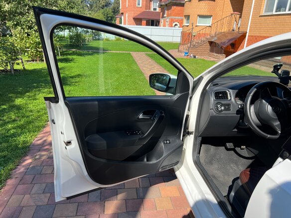 2013 Volkswagen Polo V, белый - вид 11