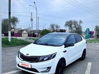 2012 Kia Rio 5-speed III, белый, 860000 рублей, вид 1