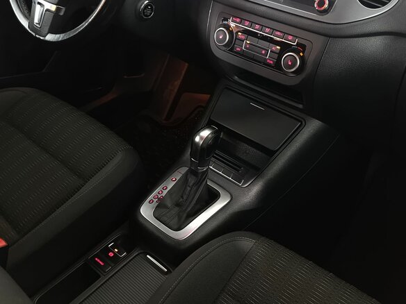 2011 Volkswagen Tiguan I Рестайлинг, чёрный, 1280000 рублей - вид 13