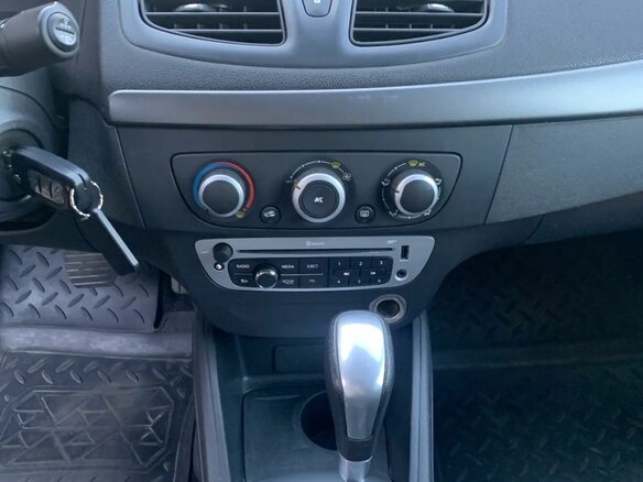 2013 Renault Fluence I Рестайлинг, чёрный, 750000 рублей - вид 8