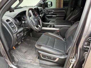 2023 Ram 1500 Quad Cab V, серый, 6029000 рублей, вид 5