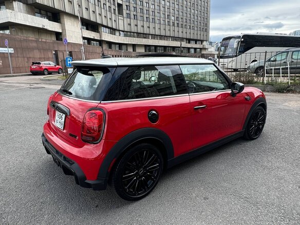 2023 Mini Hatch Cooper S III (F55/F56) Рестайлинг 2, красный, 3999999 рублей - вид 5