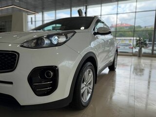 2016 Kia Sportage IV, белый, 1769900 рублей, вид 4