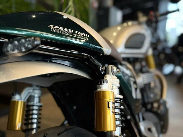 2026 Triumph Speed Twin, зелёный, 2560000 рублей - вид 13