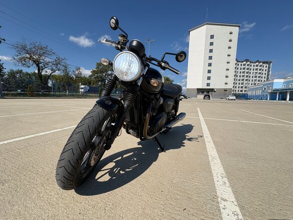 2016 Triumph Street Twin, чёрный, 700000 рублей