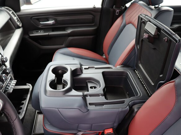 2026 Ram 1500 Crew Cab V Рестайлинг, оранжевый, 9010000 рублей - вид 31