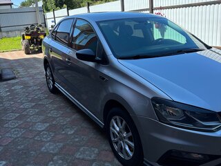 2018 Volkswagen Polo V Рестайлинг, серебристый, 1200000 рублей, вид 3
