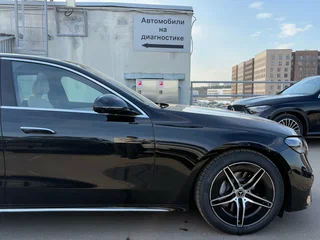 2025 Mercedes-Benz E-Класс 300 VI (W214, S214), чёрный, 11550000 рублей, вид 4