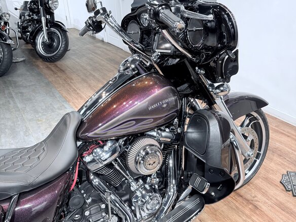 2017 Harley-Davidson Street Glide, фиолетовый, 1799000 рублей - вид 14