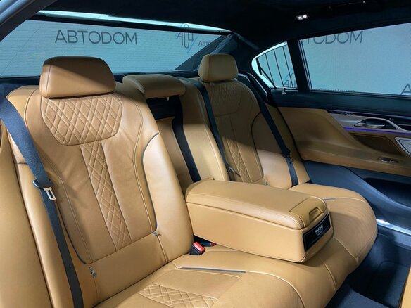 2019 BMW 7 серии Long 745Le xDrive VI (G11/G12) Рестайлинг, синий, 5498800 рублей - вид 14