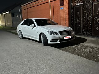 2011 Mercedes-Benz E-Класс 200 7G-Tronic IV (W212, S212, C207), белый, 1700000 рублей, вид 2