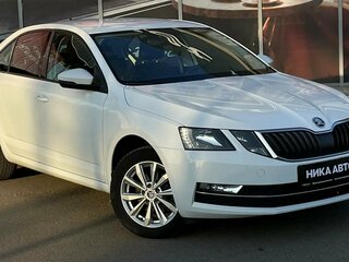 2017 Skoda Octavia III (A7) Рестайлинг, белый, 1709000 рублей, вид 4