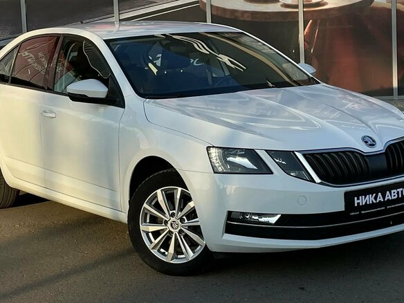 2017 Skoda Octavia III (A7) Рестайлинг, белый, 1689000 рублей - вид 3