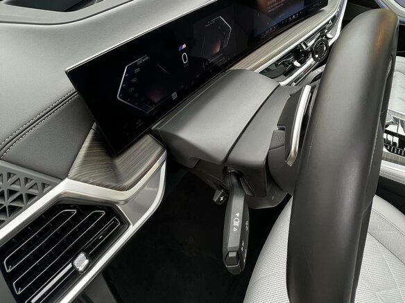 2024 BMW X5 40i IV (G05/G18) Рестайлинг, серый - вид 23