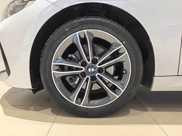 2023 BMW 1 серии 120i III (F52) Рестайлинг, белый - вид 13