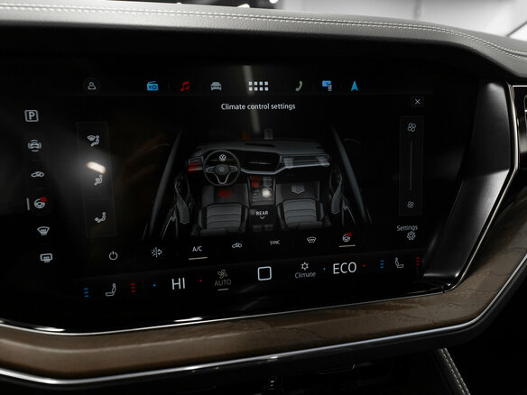 2026 Volkswagen Touareg III Рестайлинг, серый, 12750000 рублей - вид 18