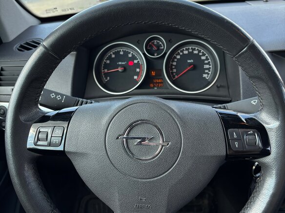 2011 Opel Astra H Рестайлинг, красный - вид 6
