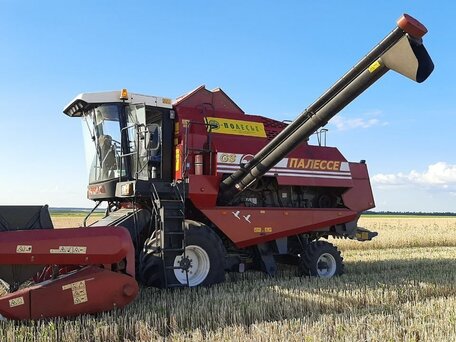 2013 Гомсельмаш КЗС-812, красный, 3750000 рублей, вид 1