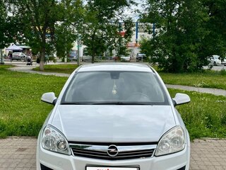 2011 Opel Astra H Рестайлинг, белый, 460000 рублей, вид 2