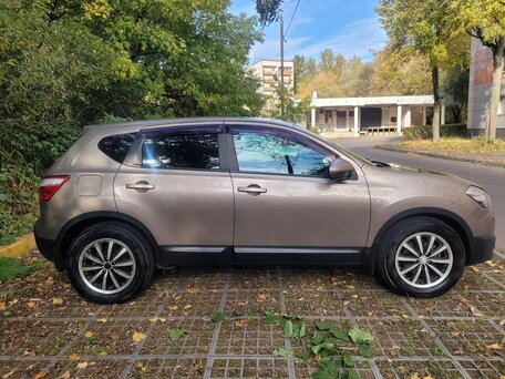 2012 Nissan Qashqai I Рестайлинг, коричневый, 1050000 рублей, вид 1