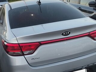2017 Kia Rio III Рестайлинг, серый, 1200000 рублей, вид 2