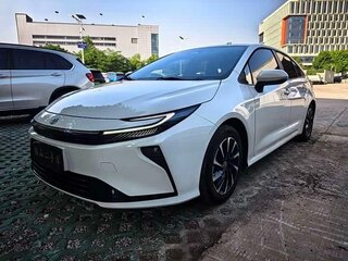 2026 Toyota Corolla XII (E210) Рестайлинг 2, белый, 2850000 рублей, вид 2