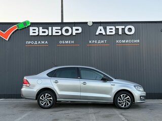 2017 Volkswagen Polo V Рестайлинг, серебристый, 1499000 рублей, вид 3