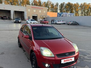 2008 Ford Fiesta Mk5, красный, 390000 рублей, вид 5