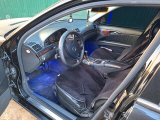 2005 Mercedes-Benz E-Класс 220 Sequentronic III (W211, S211), чёрный, 800000 рублей, вид 3