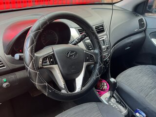2015 Hyundai Solaris I Рестайлинг, чёрный, 850000 рублей, вид 4