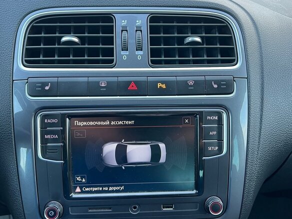 2019 Volkswagen Polo V Рестайлинг, пурпурный, 1365000 рублей - вид 18
