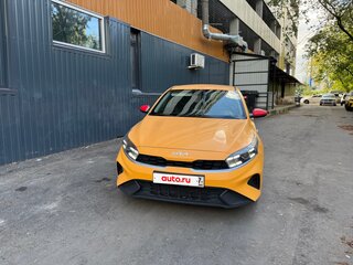 2021 Kia Cerato IV Рестайлинг, жёлтый, 1250000 рублей, вид 2