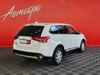 2018 Mitsubishi Outlander III Рестайлинг 2, белый, 1829000 рублей, вид 5