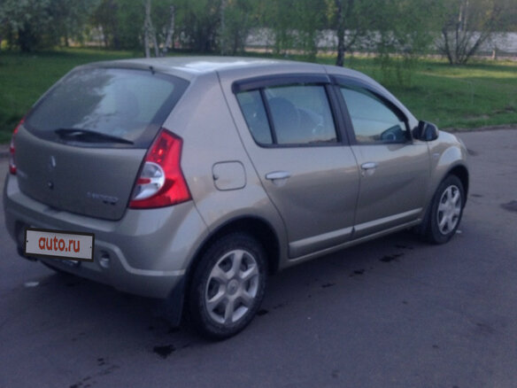 2010 Renault Sandero I, бежевый