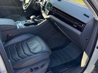 2021 Volkswagen Touareg III, коричневый, 7800000 рублей, вид 5