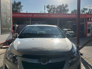 2013 Chevrolet Cruze I Рестайлинг, серебристый, 670000 рублей, вид 3