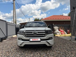 2016 Toyota Land Cruiser 200 Series Рестайлинг 2, белый, 5600000 рублей, вид 2