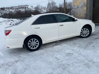 2015 Toyota Camry VII (XV50) Рестайлинг, белый, 1830000 рублей, вид 4