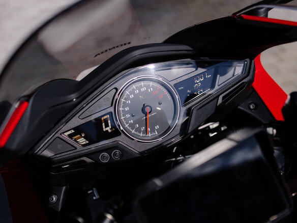 2014 Honda VFR 800, красный, 814312 рублей - вид 25